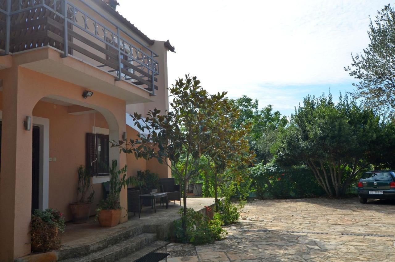 Apartments Josip Pavicini المظهر الخارجي الصورة